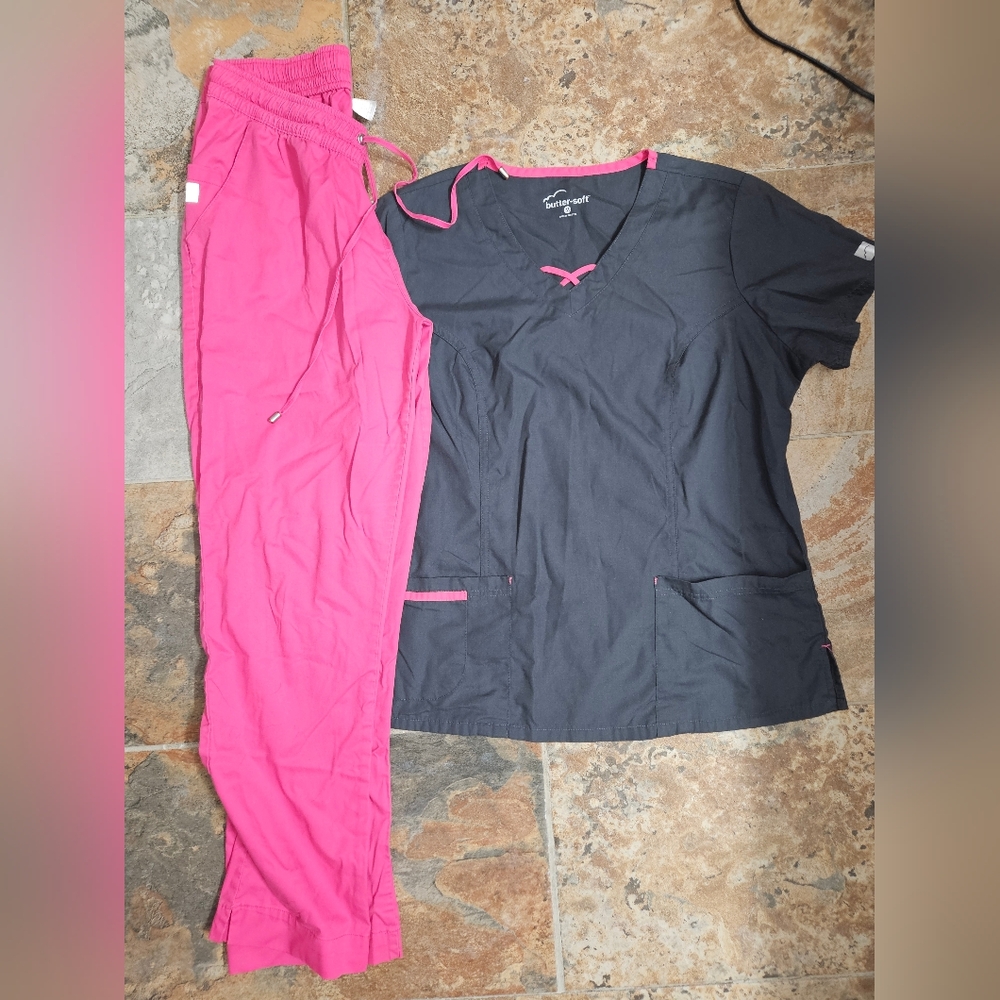 Medium Butter Soft Scrub Set- Gray and Pink Top, Pink Bottoms.